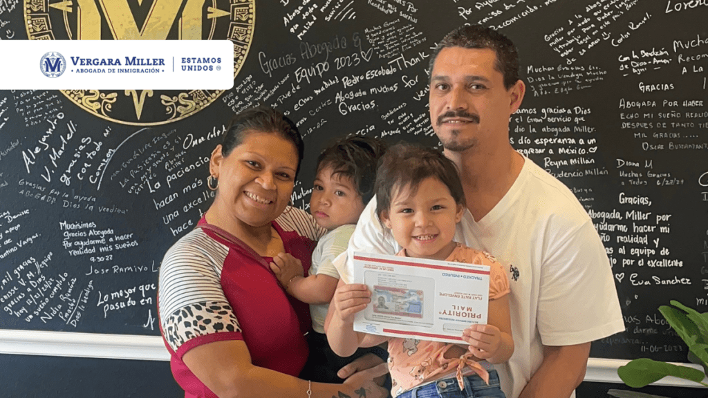 Nuestros clientes con sus papeles