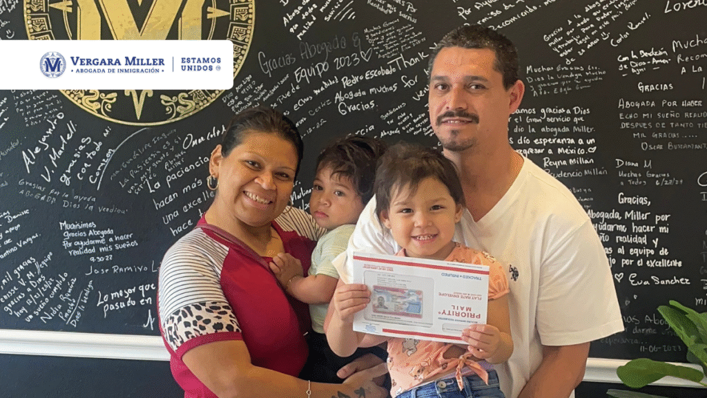 Nuestros clientes con sus papeles